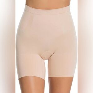 SPANXsculpt OnCore Mid-Thigh Short - Level 3 Compression
